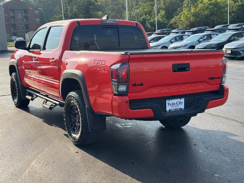Toyota Tacoma 4WD Vehicle Image 7