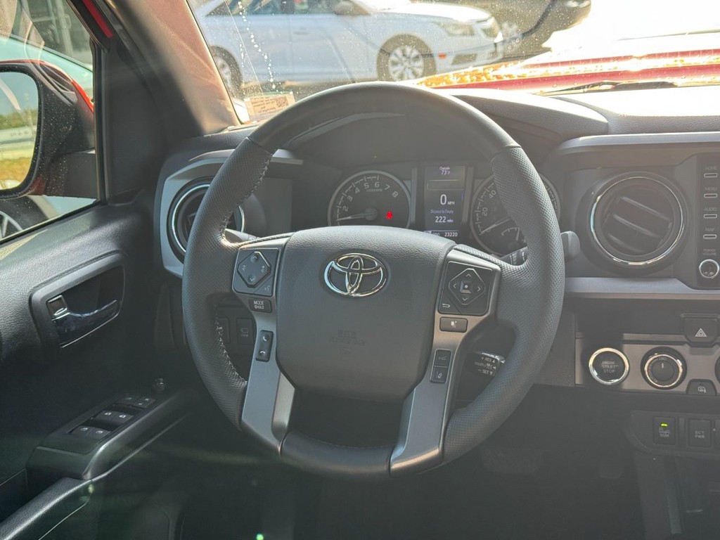 Toyota Tacoma 4WD Vehicle Image 13