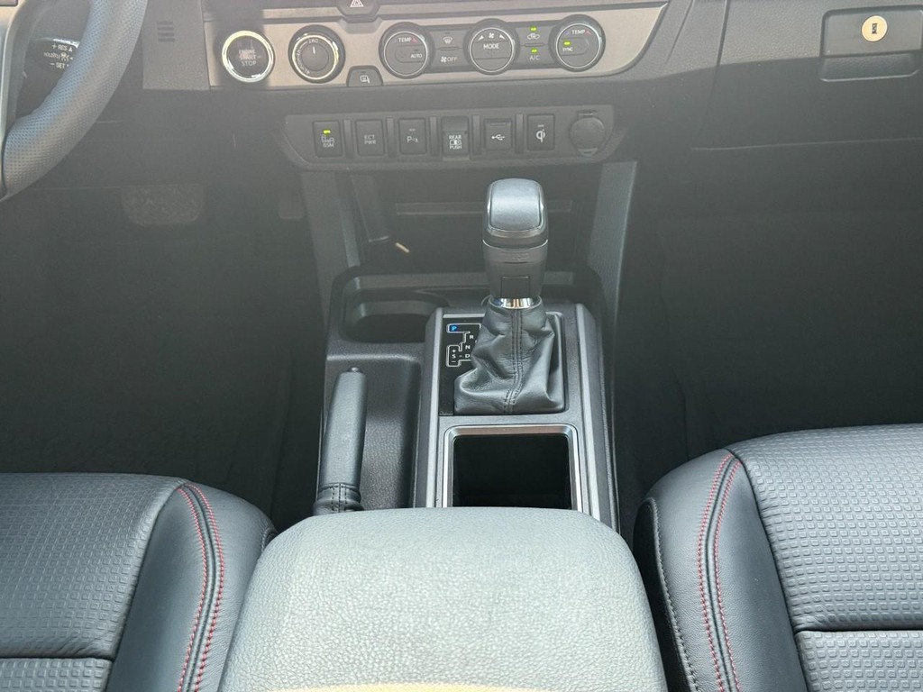 Toyota Tacoma 4WD Vehicle Image 15