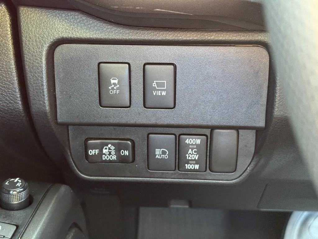 Toyota Tacoma 4WD Vehicle Image 18