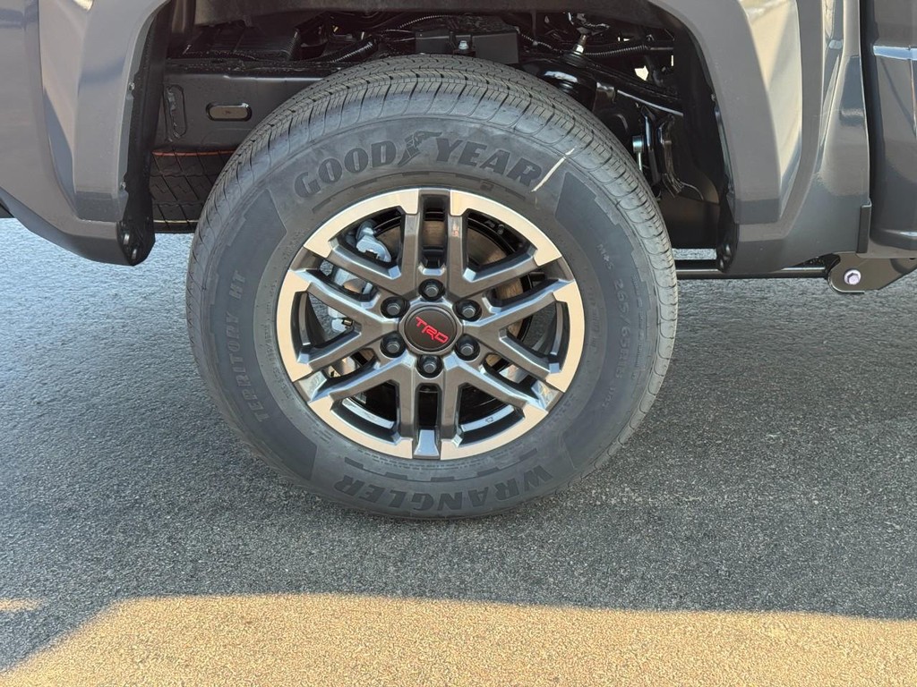 Toyota Tacoma 4WD Vehicle Image 3