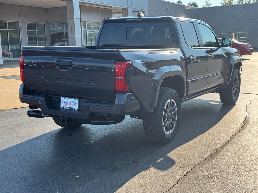 Toyota Tacoma 4WD Vehicle Image 4