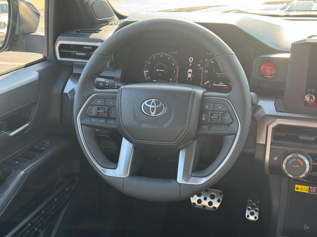 Toyota Tacoma 4WD Vehicle Image 9