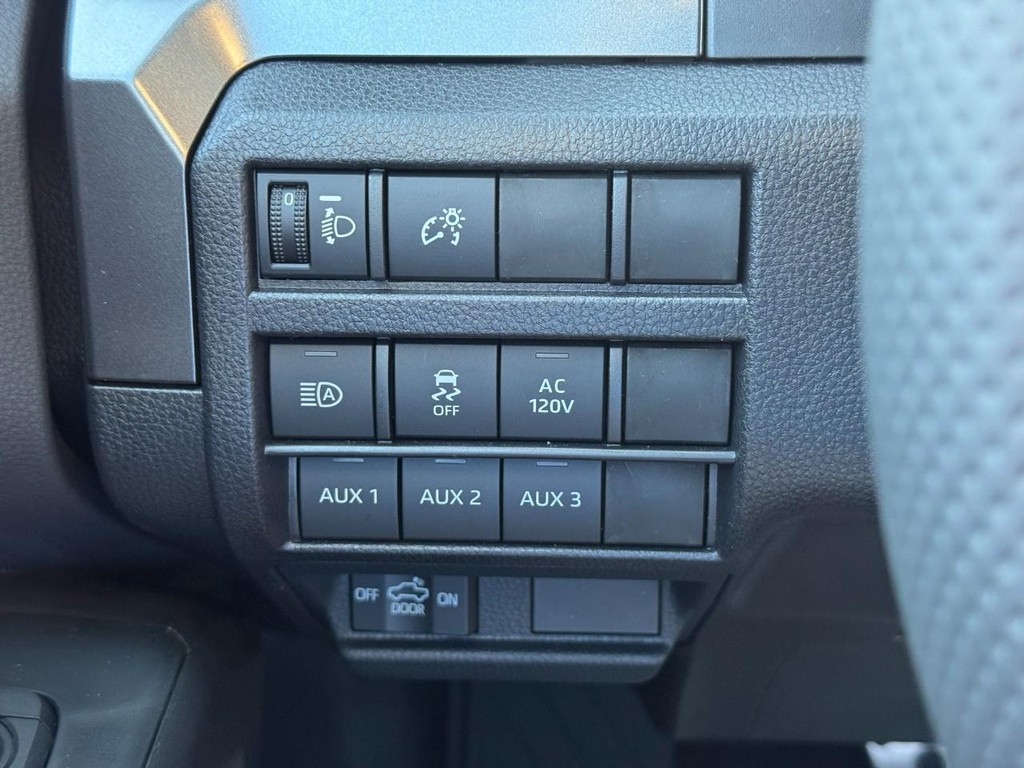 Toyota Tacoma 4WD Vehicle Image 14