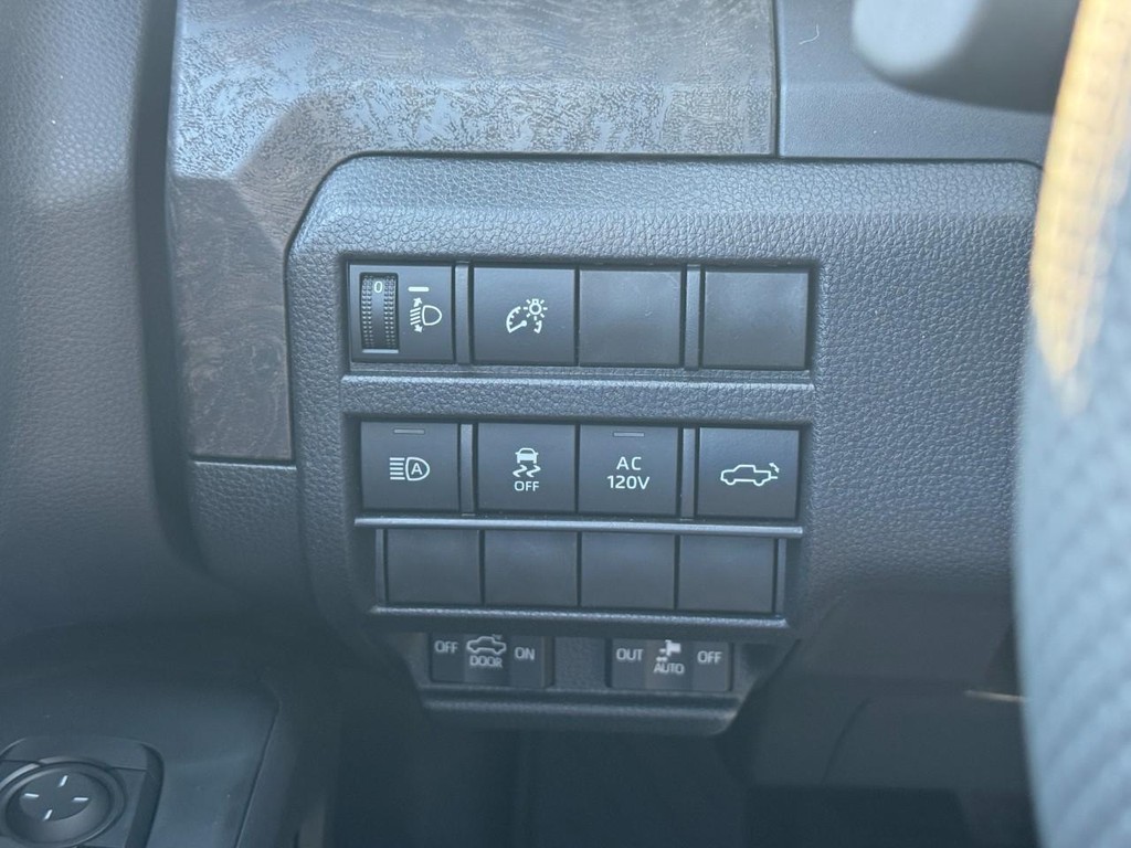 Toyota Tacoma 4WD Vehicle Image 13
