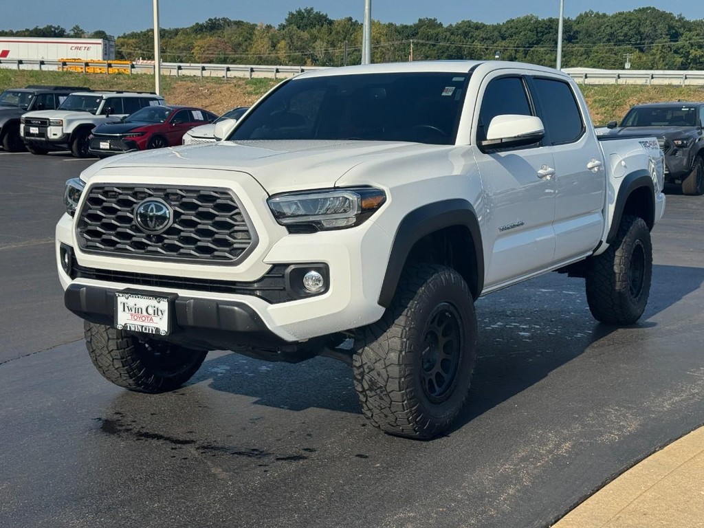 Toyota Tacoma 4WD Vehicle Image 8