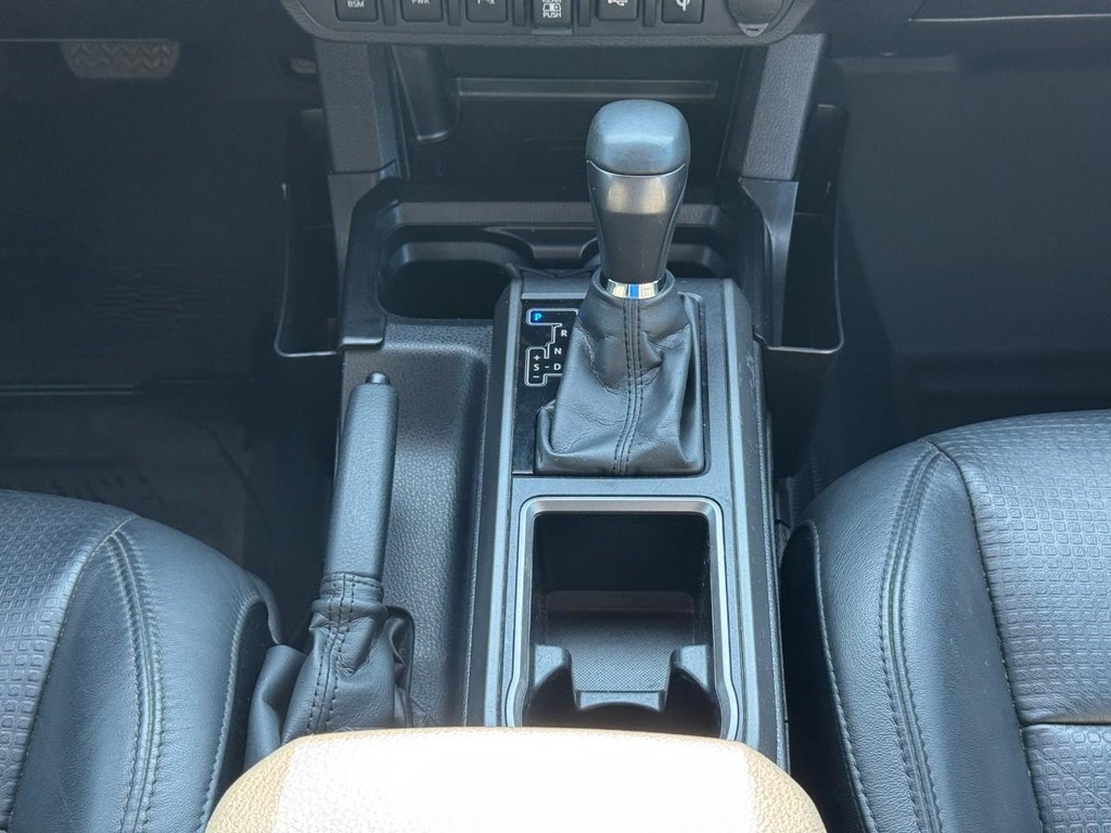 Toyota Tacoma 4WD Vehicle Image 15