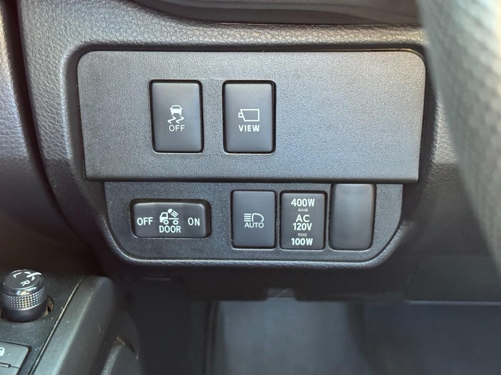 Toyota Tacoma 4WD Vehicle Image 18