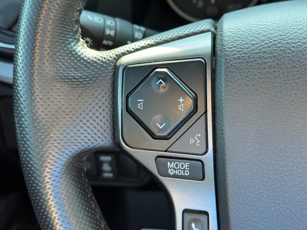 Toyota Tacoma 4WD Vehicle Image 19
