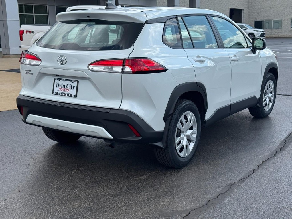 Toyota Corolla Cross Vehicle Image 3