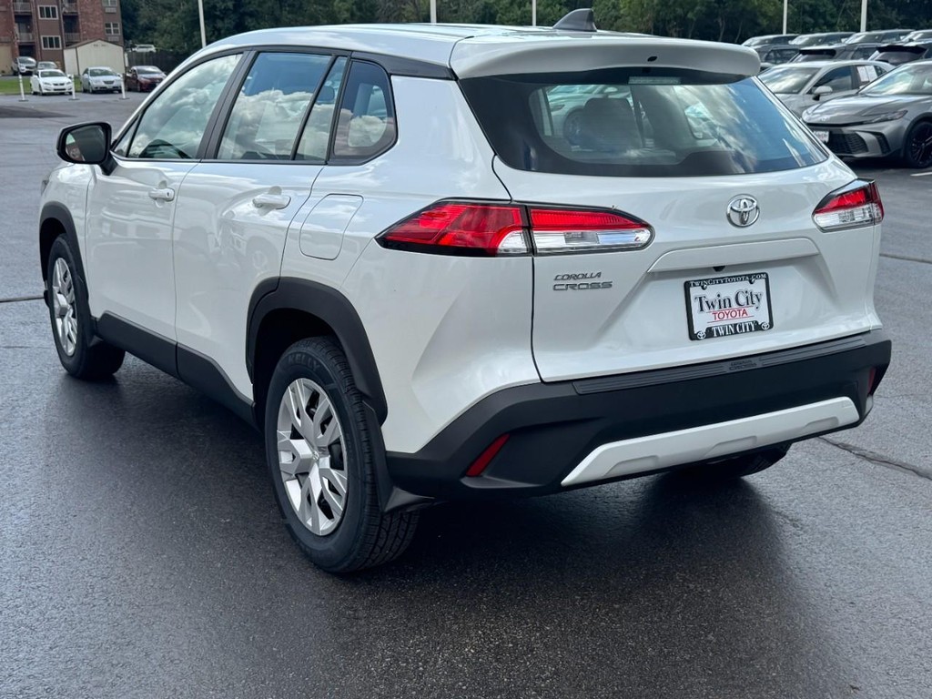 Toyota Corolla Cross Vehicle Image 6