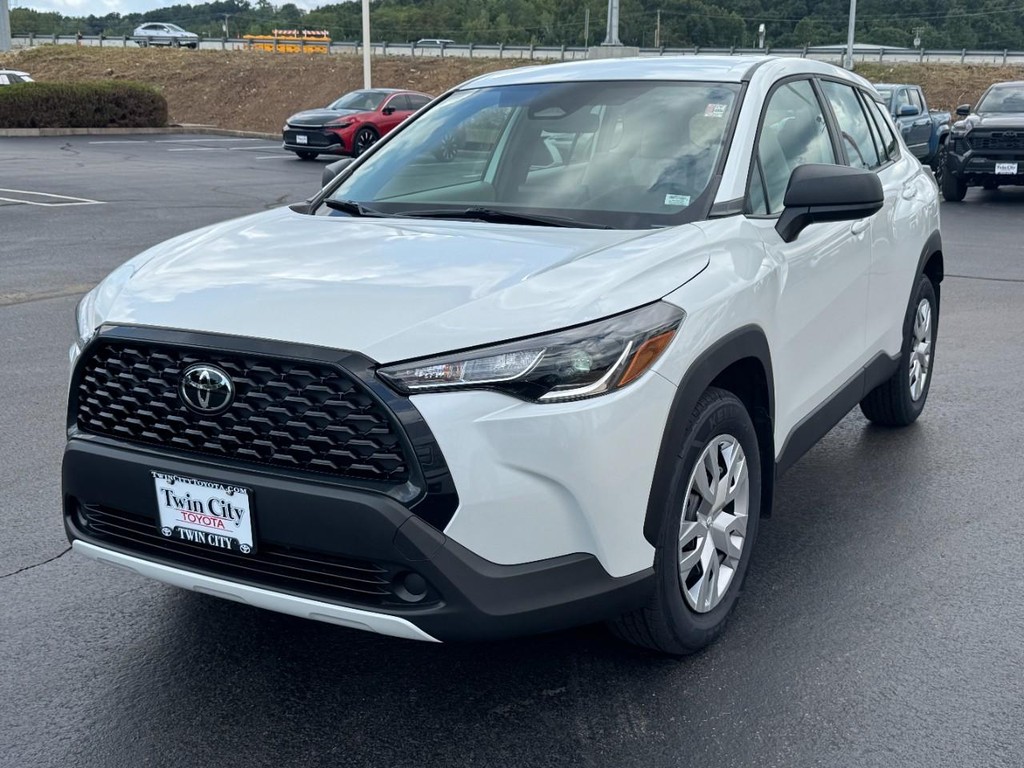 Toyota Corolla Cross Vehicle Image 8