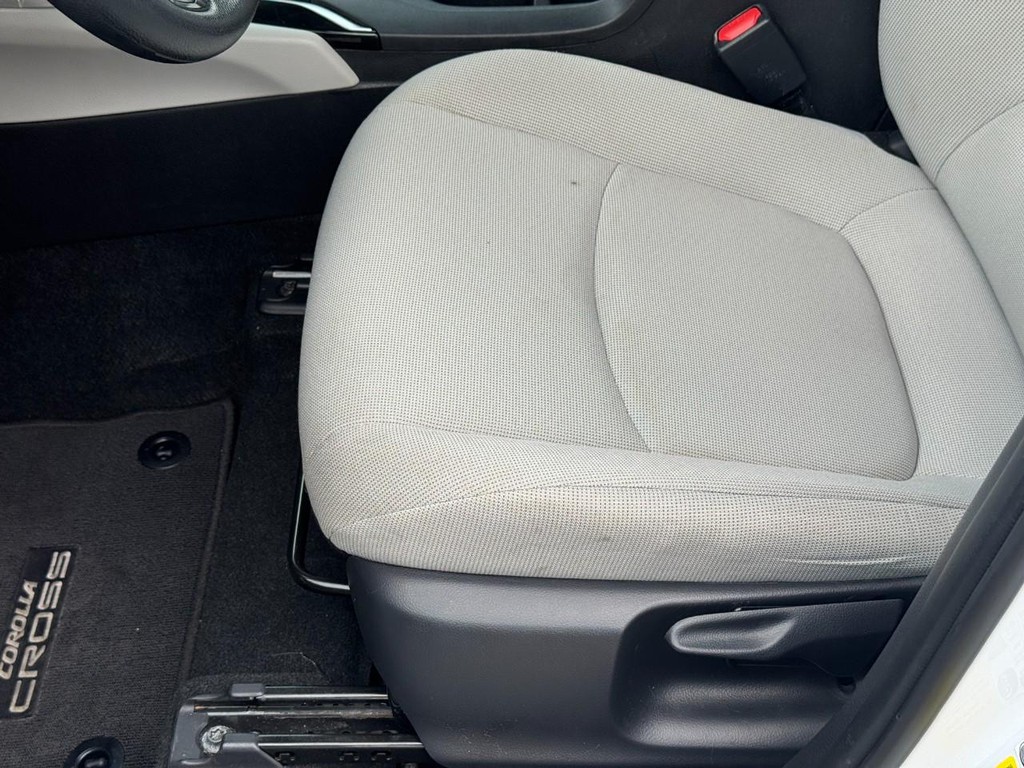Toyota Corolla Cross Vehicle Image 16