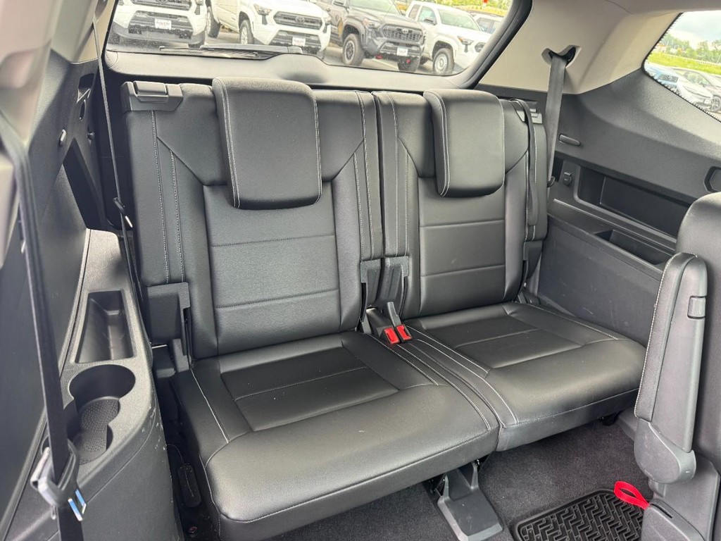 Volkswagen Atlas Vehicle Image 10