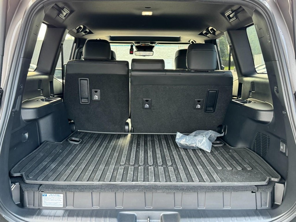 Toyota Land Cruiser Vehicle Image 6