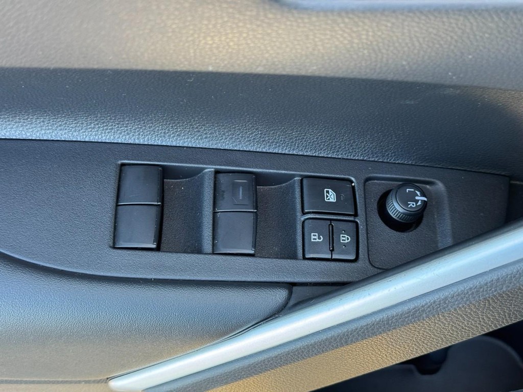 Toyota Corolla Cross Vehicle Image 16