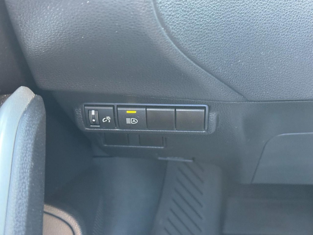 Toyota Corolla Cross Vehicle Image 18