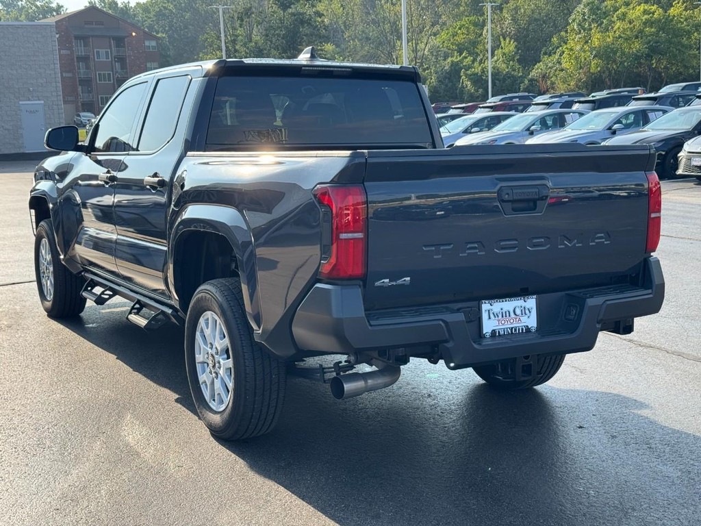 Toyota Tacoma 4WD Vehicle Image 6