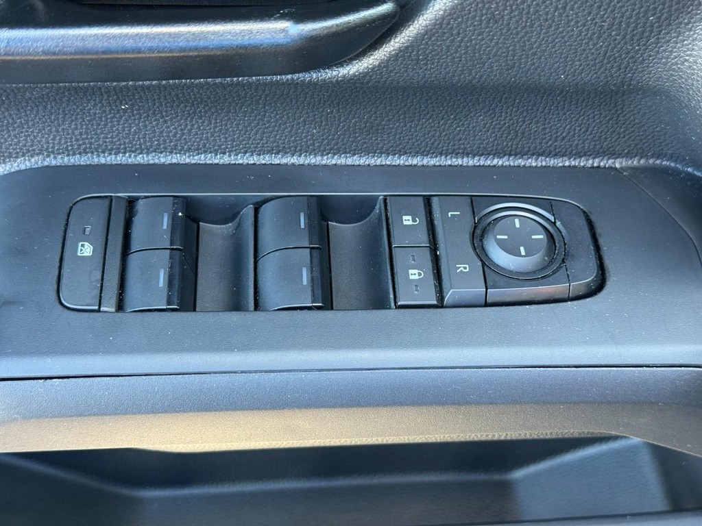 Toyota Tacoma 4WD Vehicle Image 16