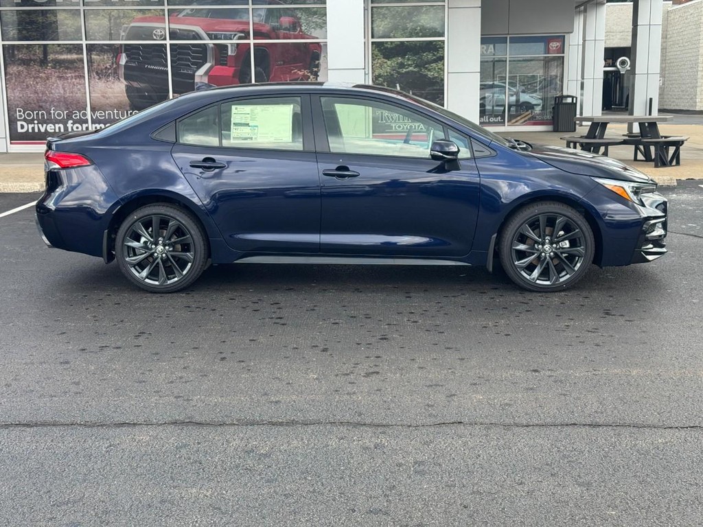 Toyota Corolla Vehicle Image 2