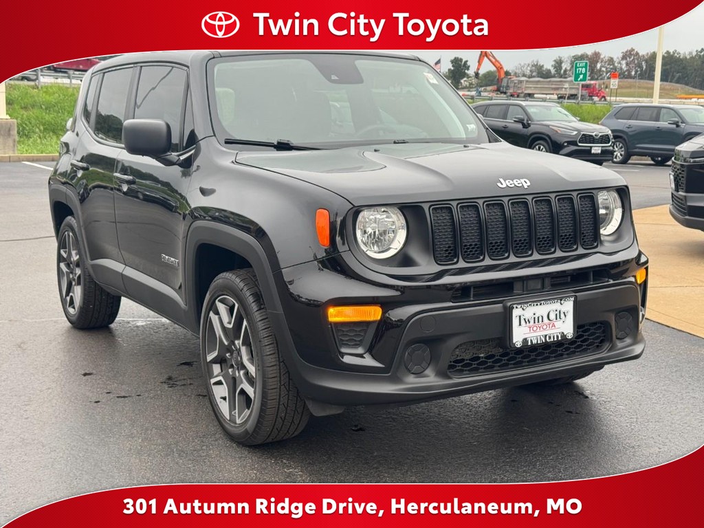 Jeep Renegade Vehicle Full-screen Gallery Image 01