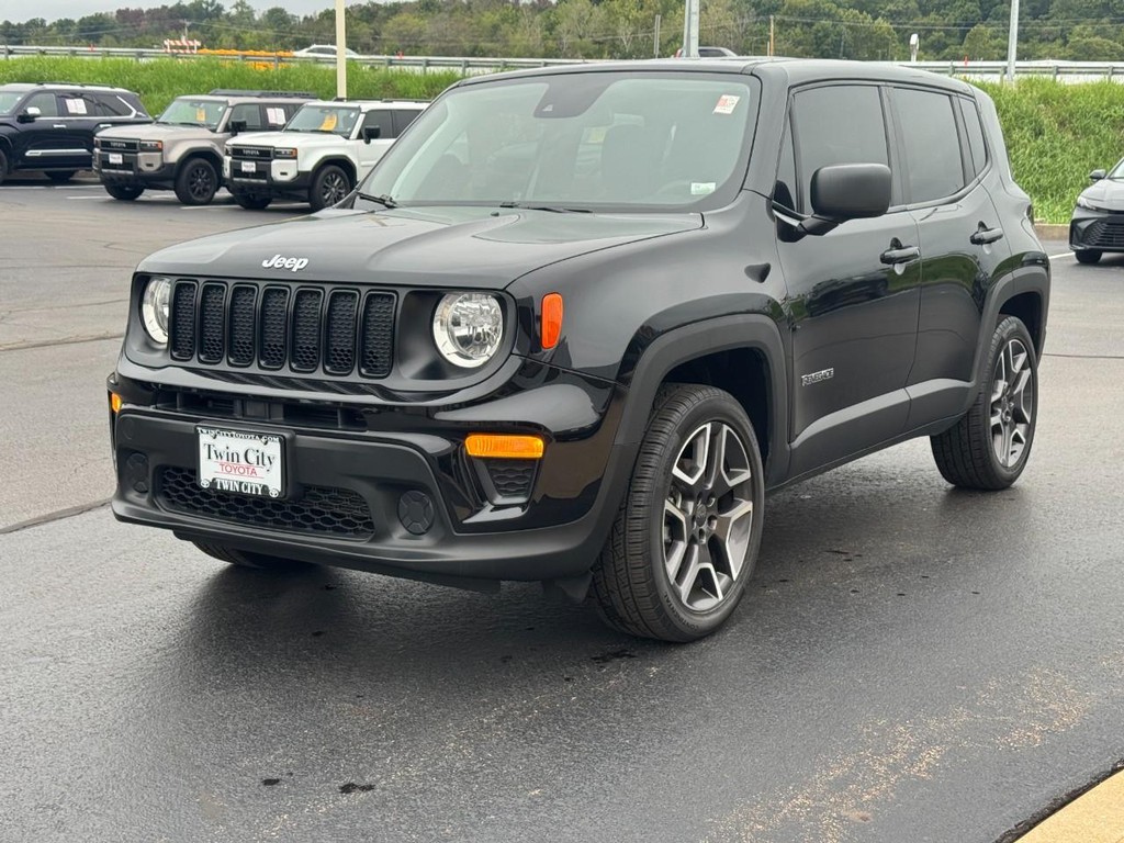 Jeep Renegade Vehicle Full-screen Gallery Image 08
