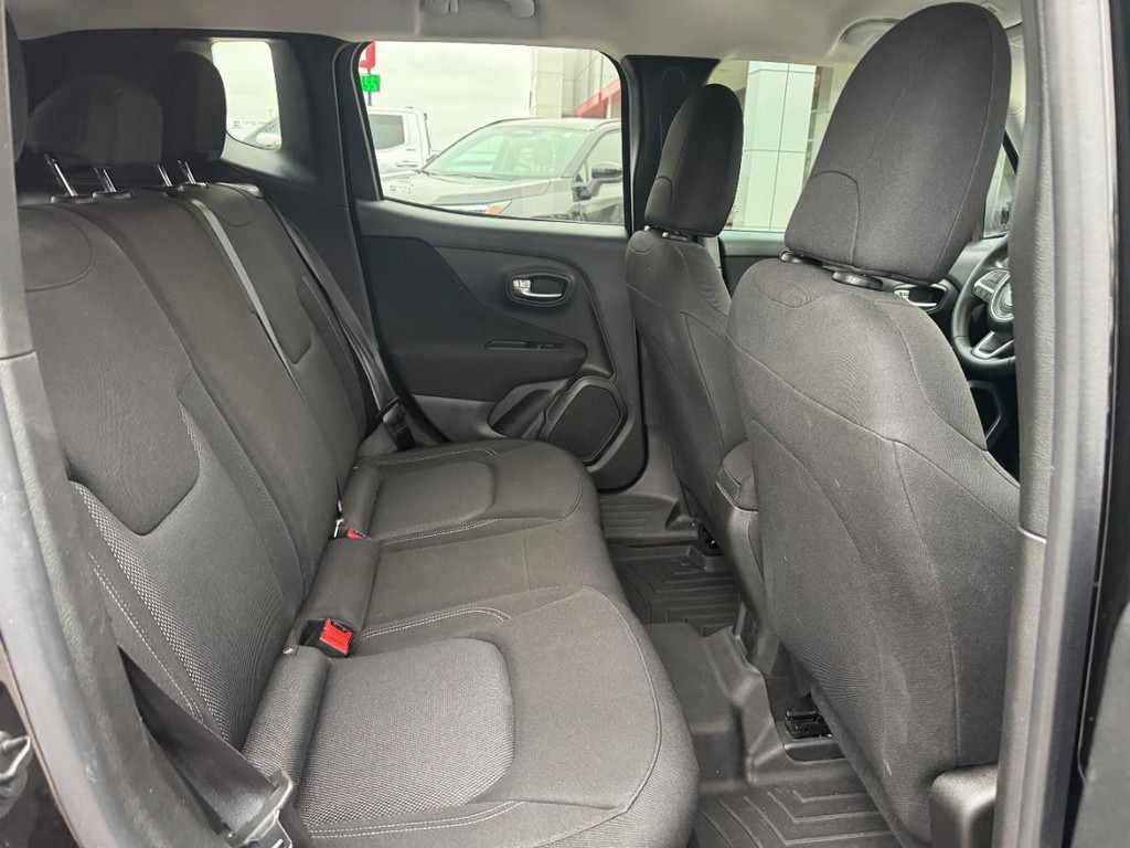 Jeep Renegade Vehicle Full-screen Gallery Image 10