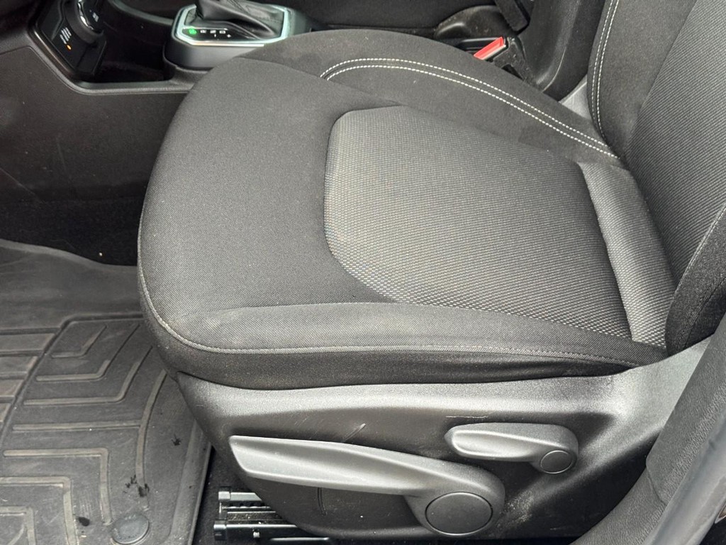 Jeep Renegade Vehicle Full-screen Gallery Image 16