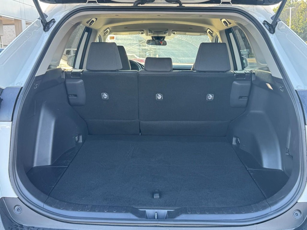 Toyota RAV4 Vehicle Image 6