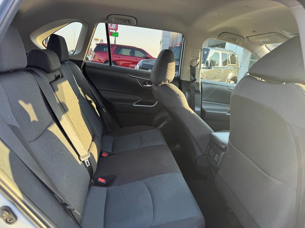 Toyota RAV4 Vehicle Image 11