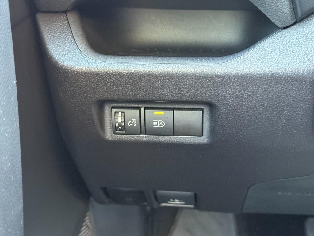Toyota RAV4 Vehicle Image 19