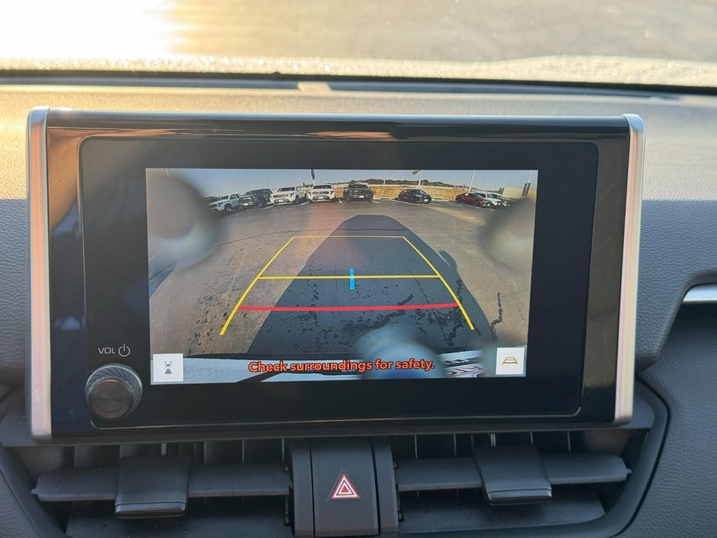 Toyota RAV4 Vehicle Image 24