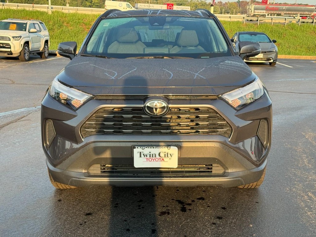 Toyota RAV4 Vehicle Image 10