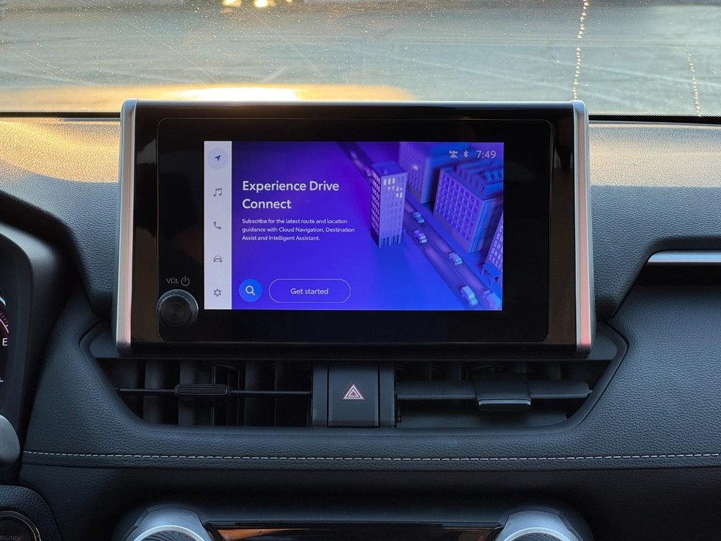 Toyota RAV4 Vehicle Image 15