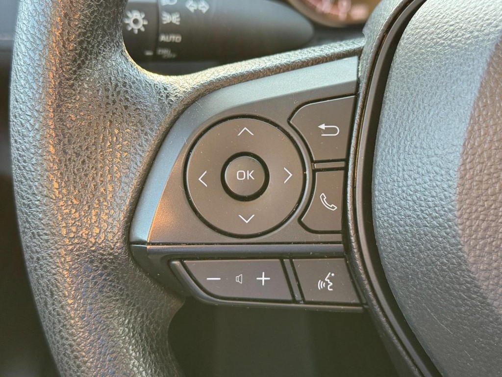 Toyota RAV4 Vehicle Image 19