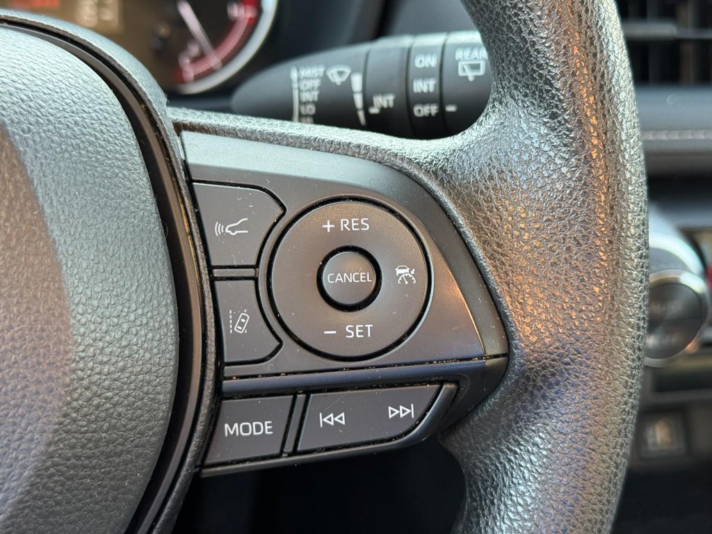 Toyota RAV4 Vehicle Image 20