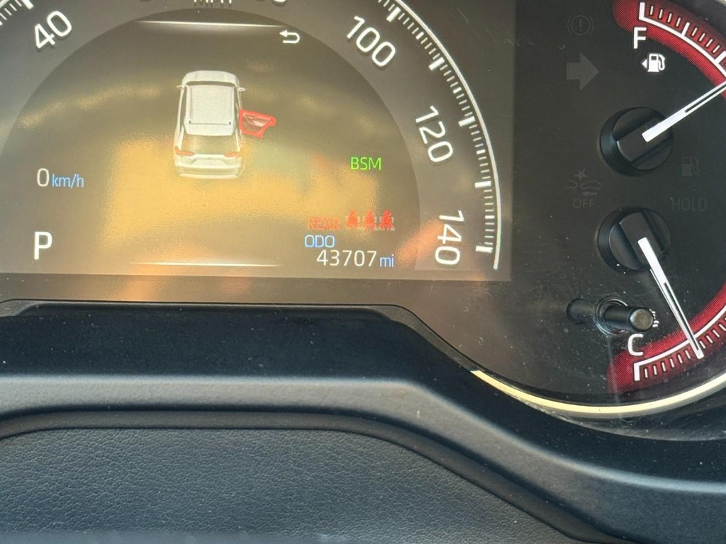 Toyota RAV4 Vehicle Image 22