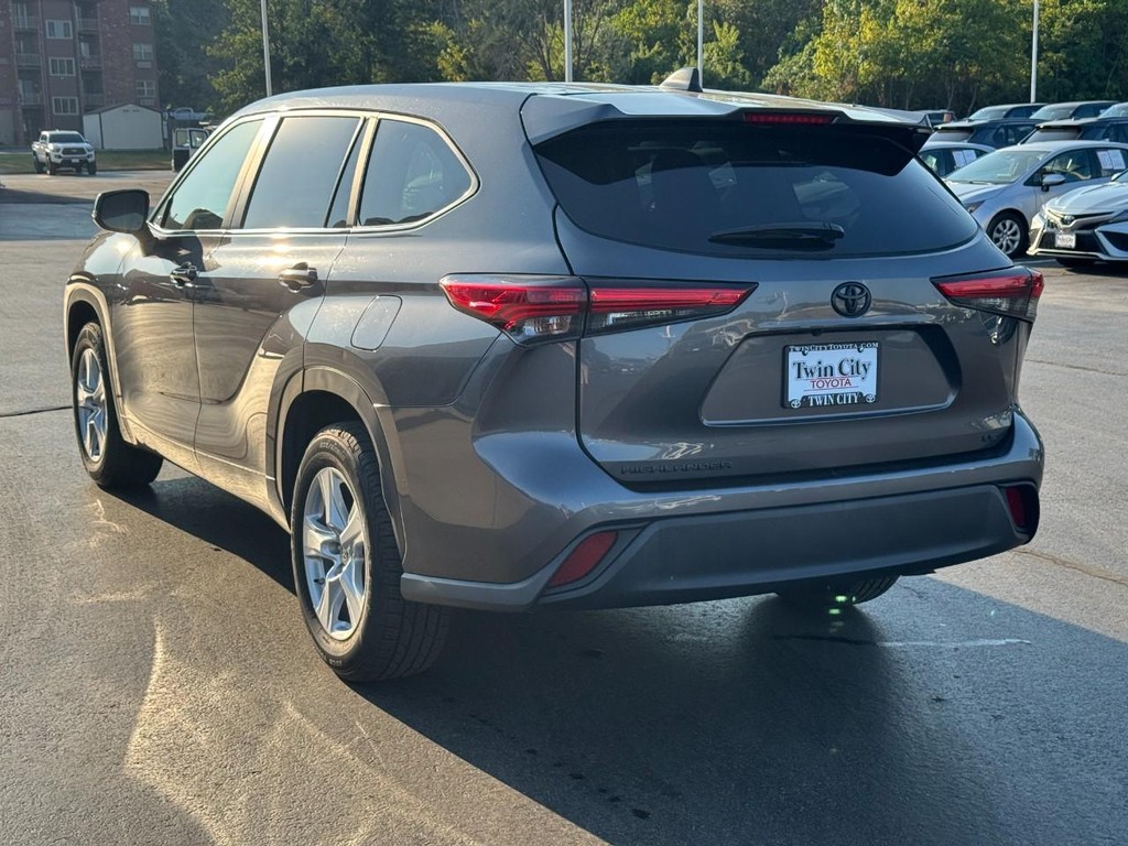 Toyota Highlander Vehicle Image 7