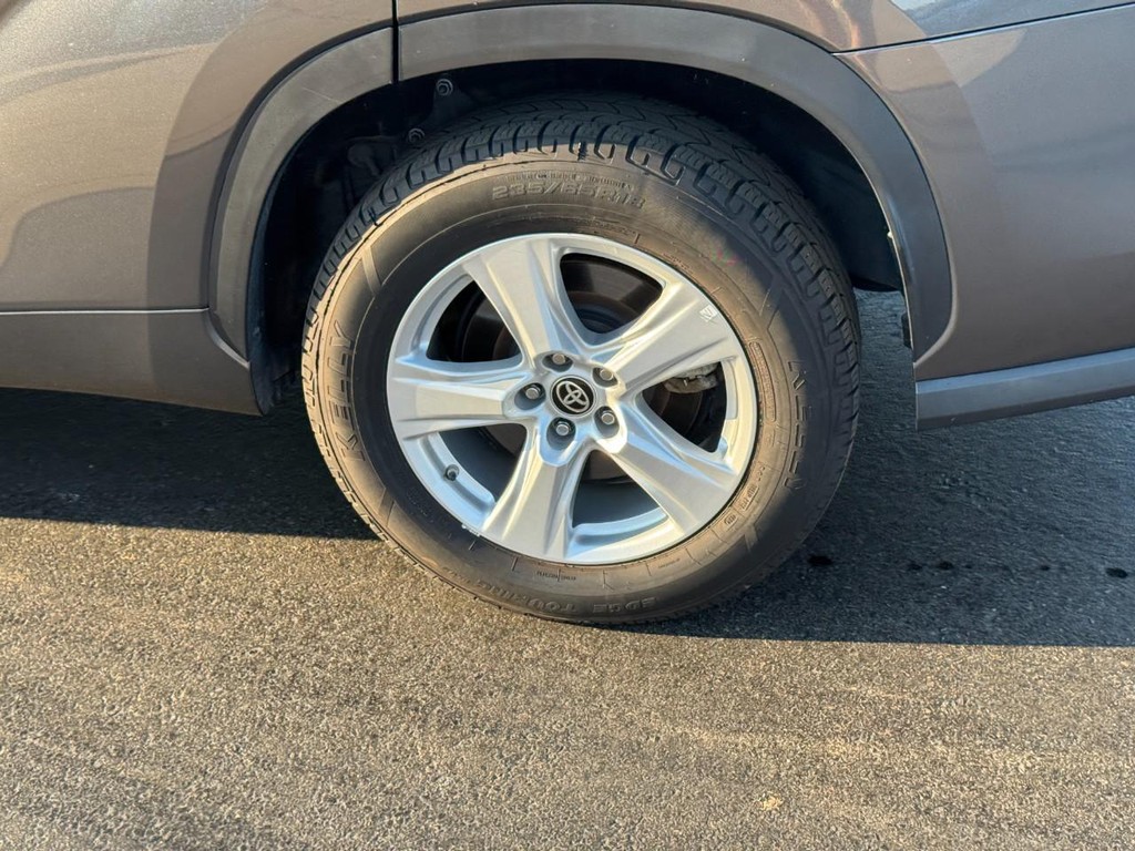 Toyota Highlander Vehicle Image 8
