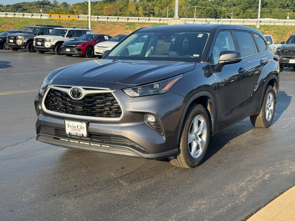 Toyota Highlander Vehicle Image 9