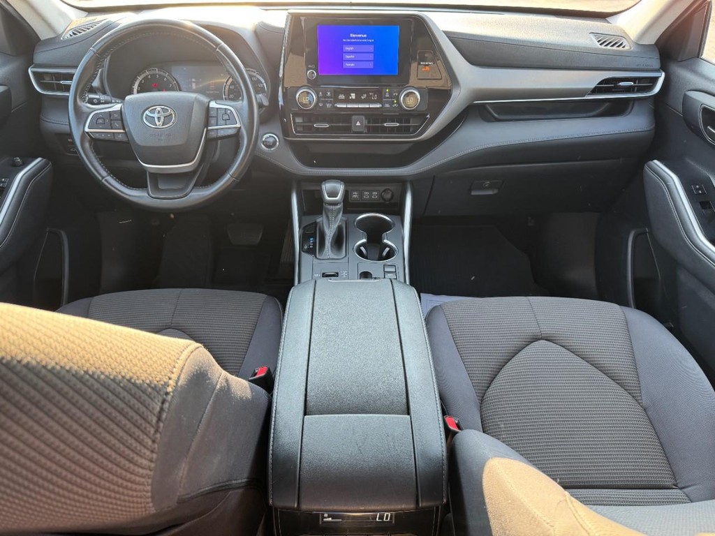 Toyota Highlander Vehicle Image 14
