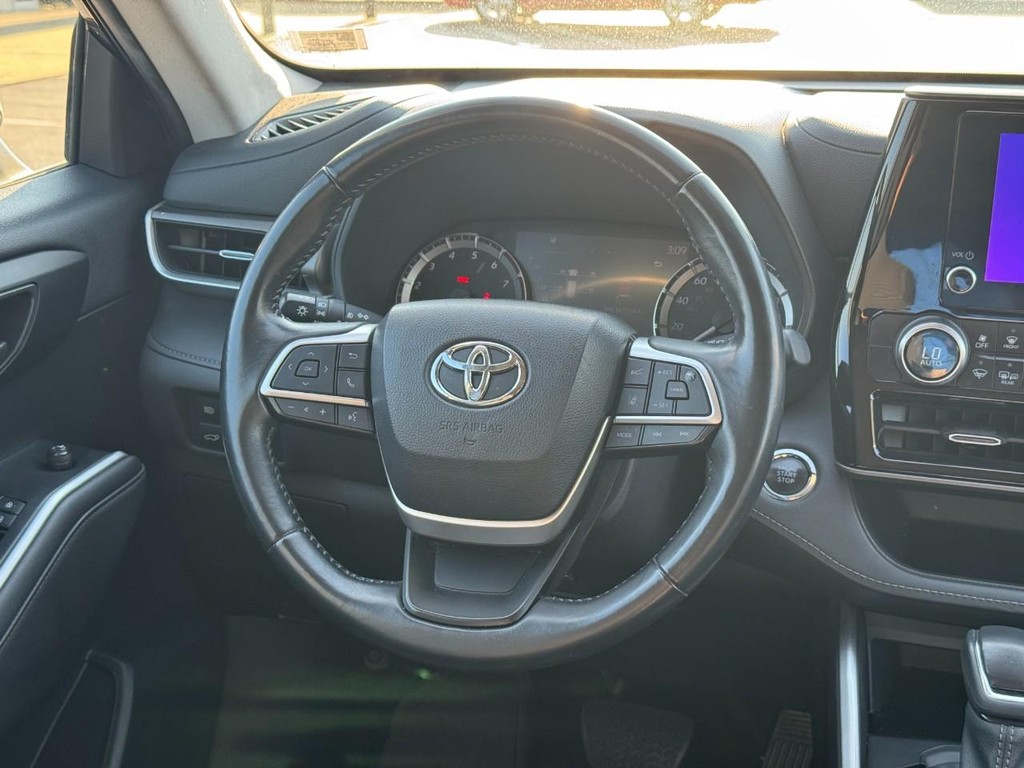 Toyota Highlander Vehicle Image 15