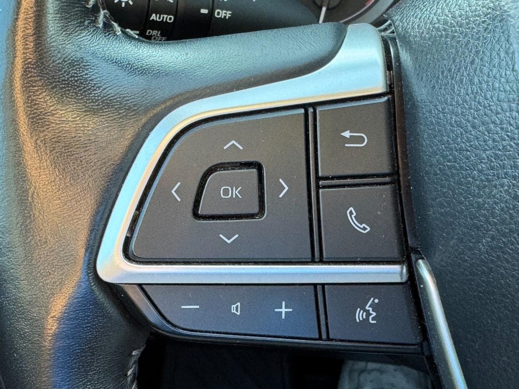 Toyota Highlander Vehicle Image 21