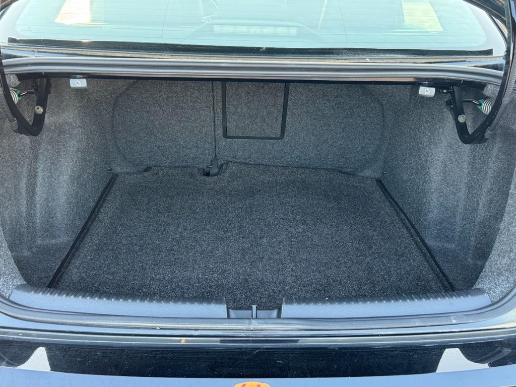 Volkswagen Jetta Vehicle Image 6