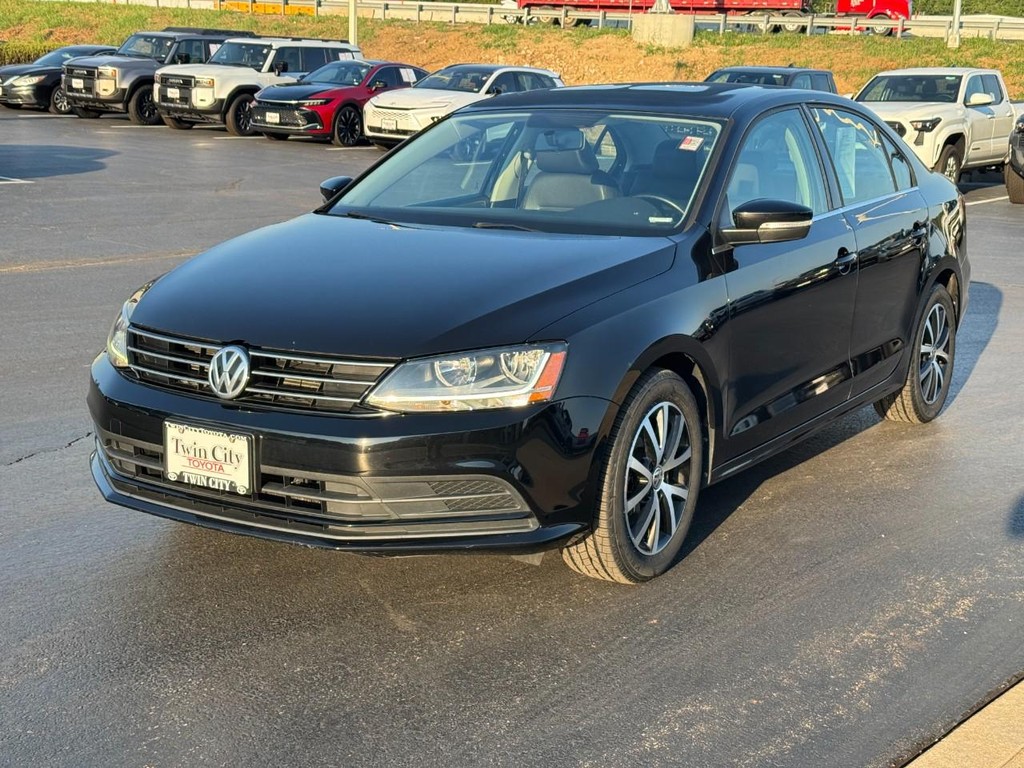 Volkswagen Jetta Vehicle Image 9