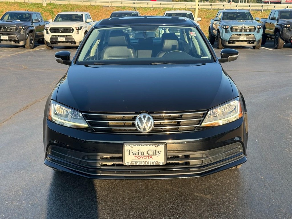 Volkswagen Jetta Vehicle Image 10