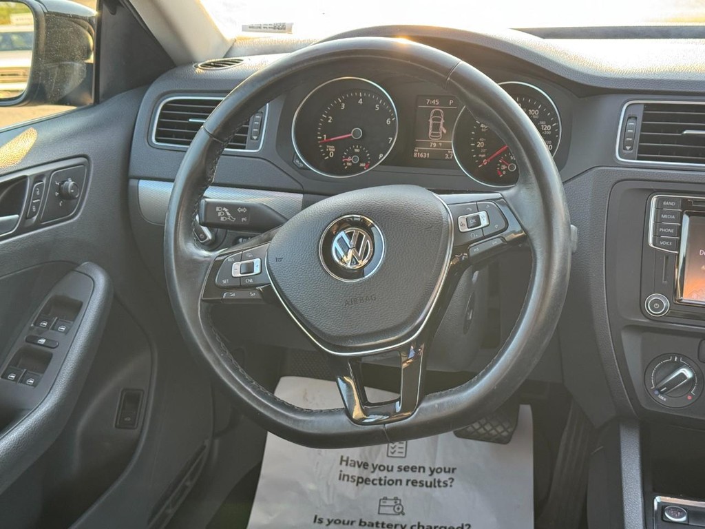 Volkswagen Jetta Vehicle Image 14