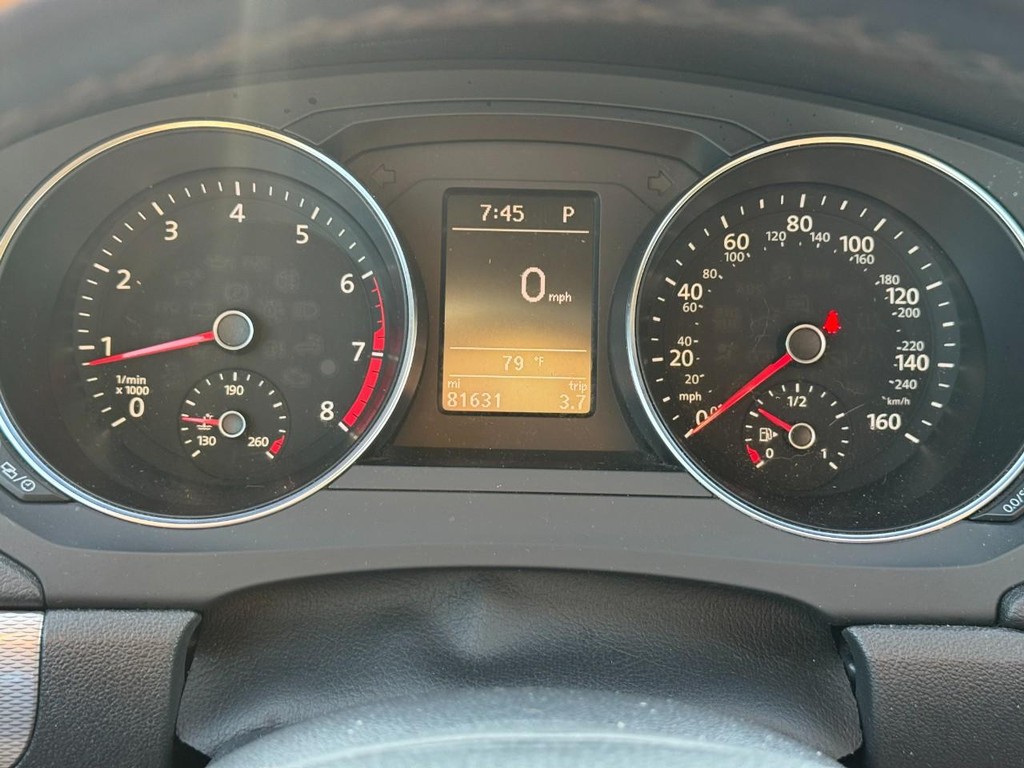 Volkswagen Jetta Vehicle Image 22
