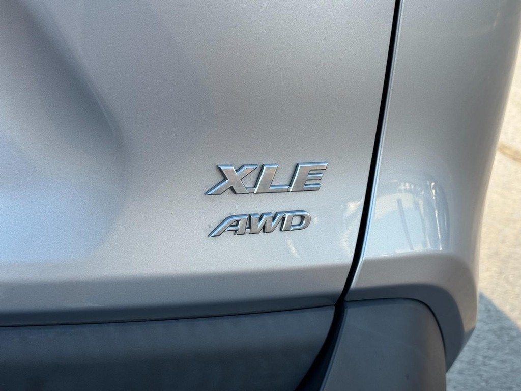 Toyota RAV4 Vehicle Image 5