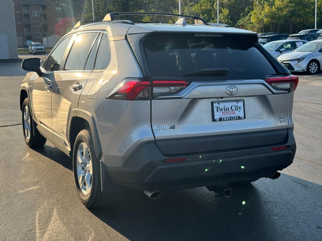 Toyota RAV4 Vehicle Image 7